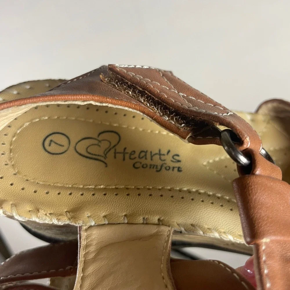 Heart's Comfort Brown‎ Wedge Sandals Laser Cut Floral Whipstitch Womens 7